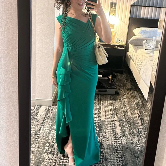 Tadashi Shoji Green evening dress - Picture 5 of 15